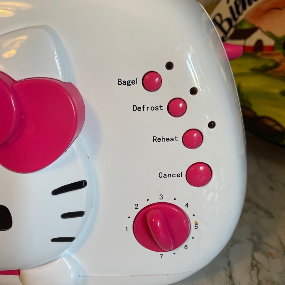 Hello Kitty Toaster - Picture 2 of 7